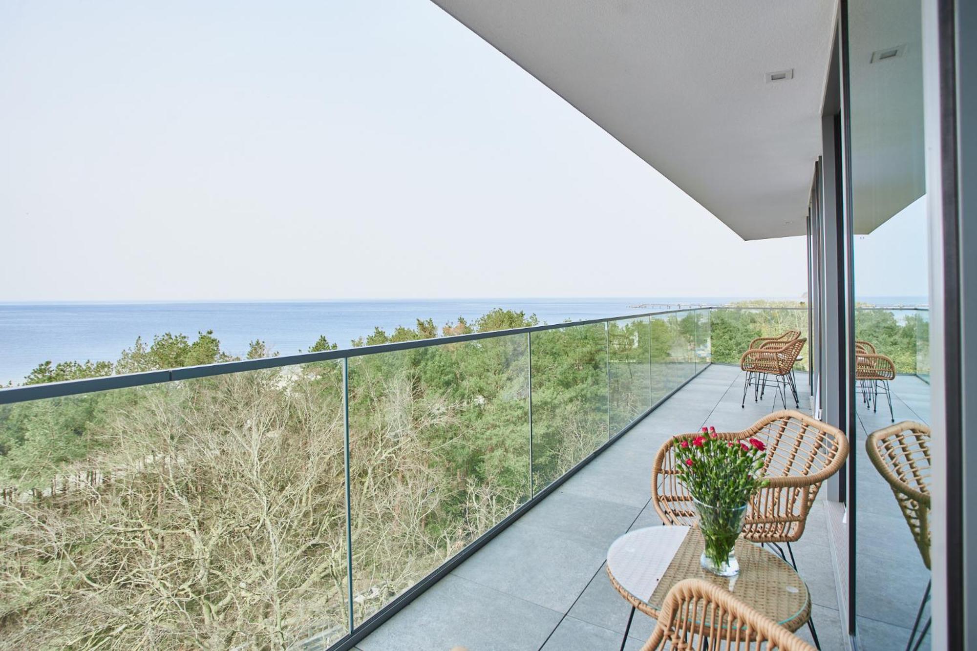 Wave Beachfront Family Apartment Miedzyzdroje Exterior photo